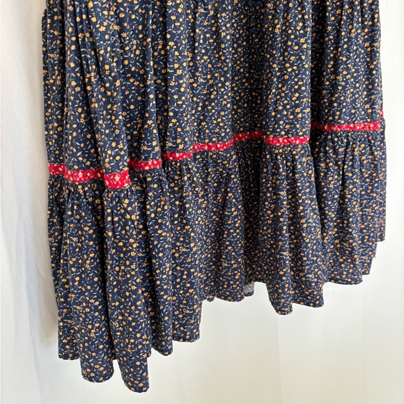 Stylish Dress - Picture 6 of 6